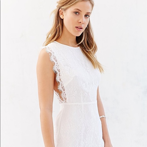 Urban Outfitters Dresses & Skirts - Kimchi Blue Ivory Lace Open Back Dress